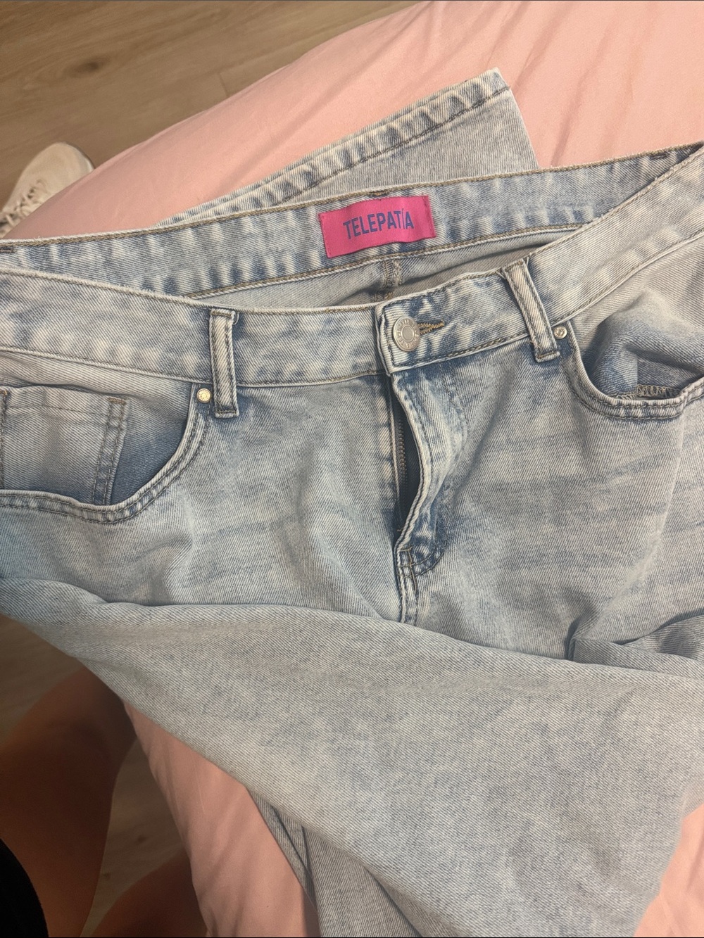 Light Wash Women’s Jeans